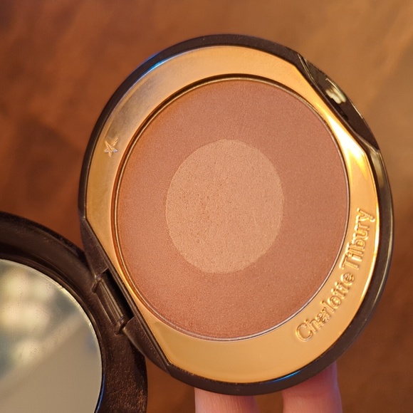 Charlotte Tilbury Cheek to Chic Blusher Swish Pop - with box- Only used twice - Picture 6 of 6